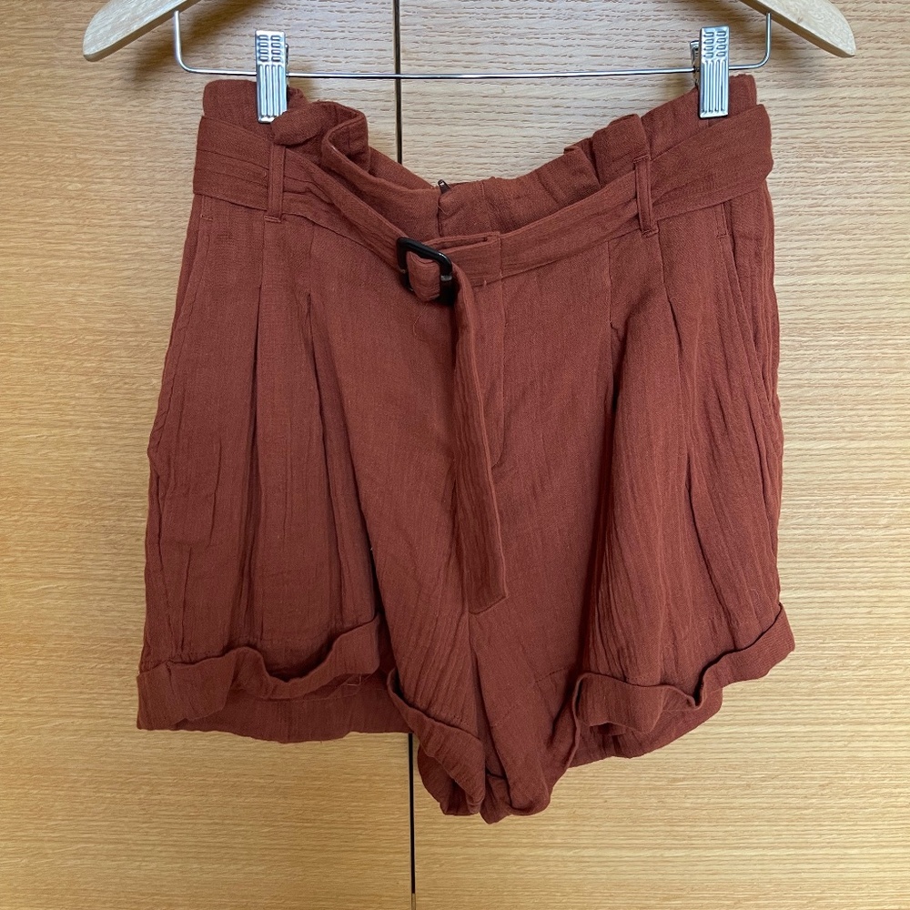 NWT LSPACE belted, cotton cuffed shorts, women medium